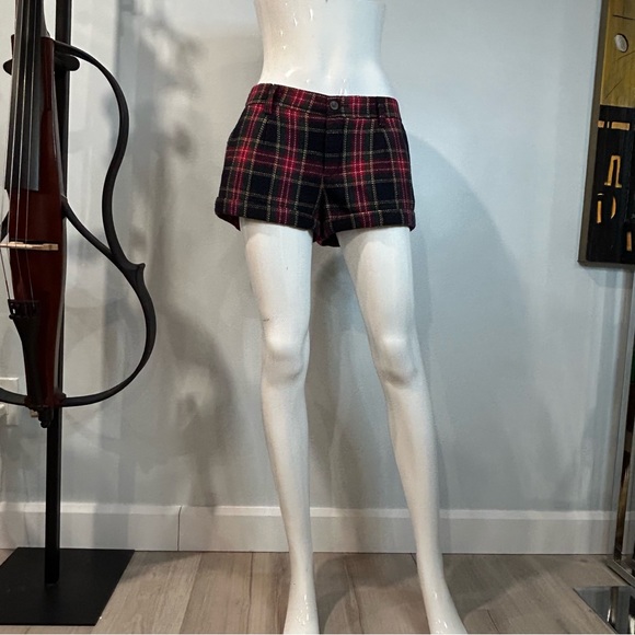 Abercrombie & Fitch Tartan Trouser Shorts - Picture 2 of 11